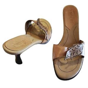 Two Lips Beige Leaf Leather Cutouts 3" Heels Mule Sandals Size 8.5